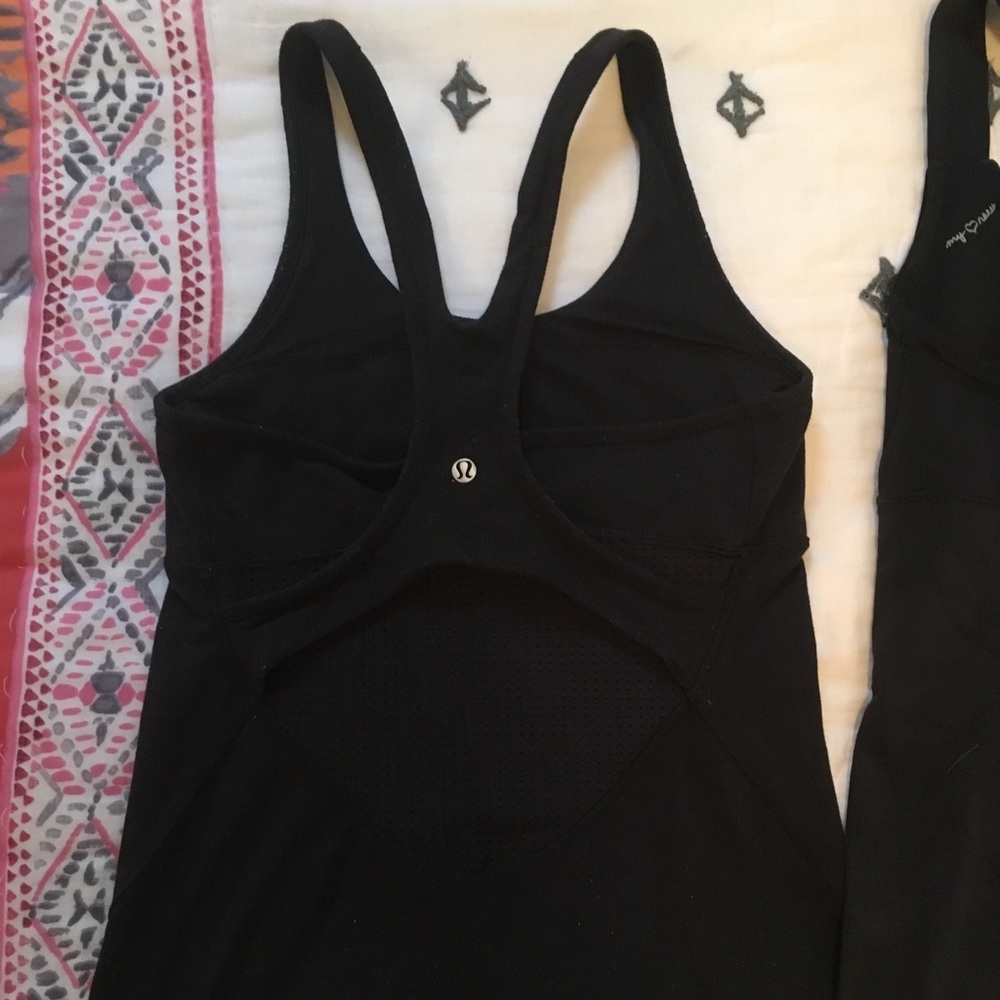 Black lululemon tank top